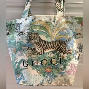 Gucci  small  shopping dust bag